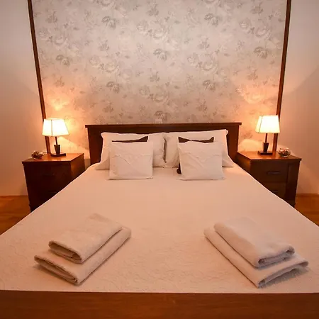 Guest house And With Parking Space Palit, Rab - 21755 Rab Town