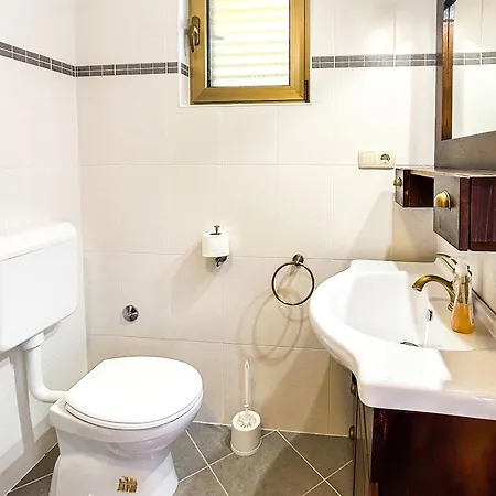 Guest house And With Parking Space Palit, Rab - 21755