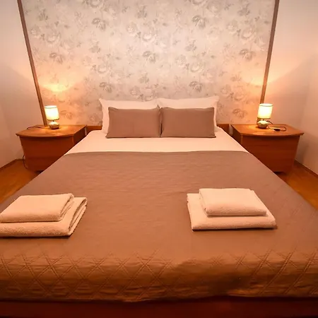 Guest house And With Parking Space Palit, Rab - 21755