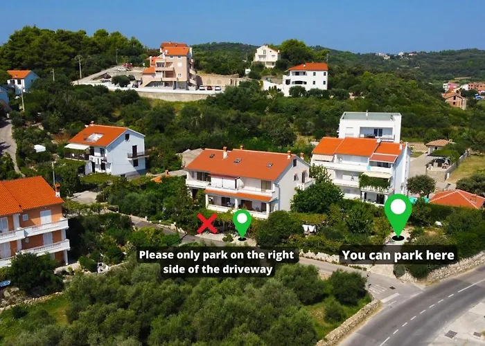 And With Parking Space Palit, Rab - 21755 Gostinjska kuća 3*