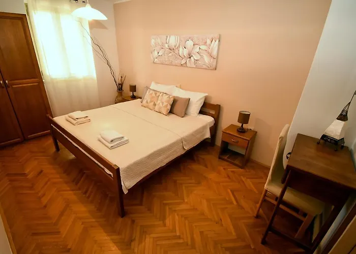 And With Parking Space Palit, Rab - 21755 Gostinjska kuća 3*