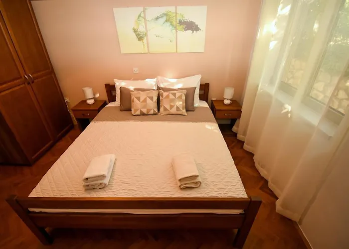 And With Parking Space Palit, Rab - 21755 Gostinjska kuća 3*
